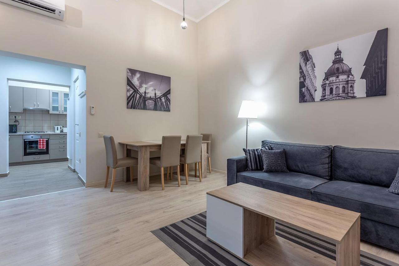 Goldcentral Apartment Akacfa Budapest Esterno foto