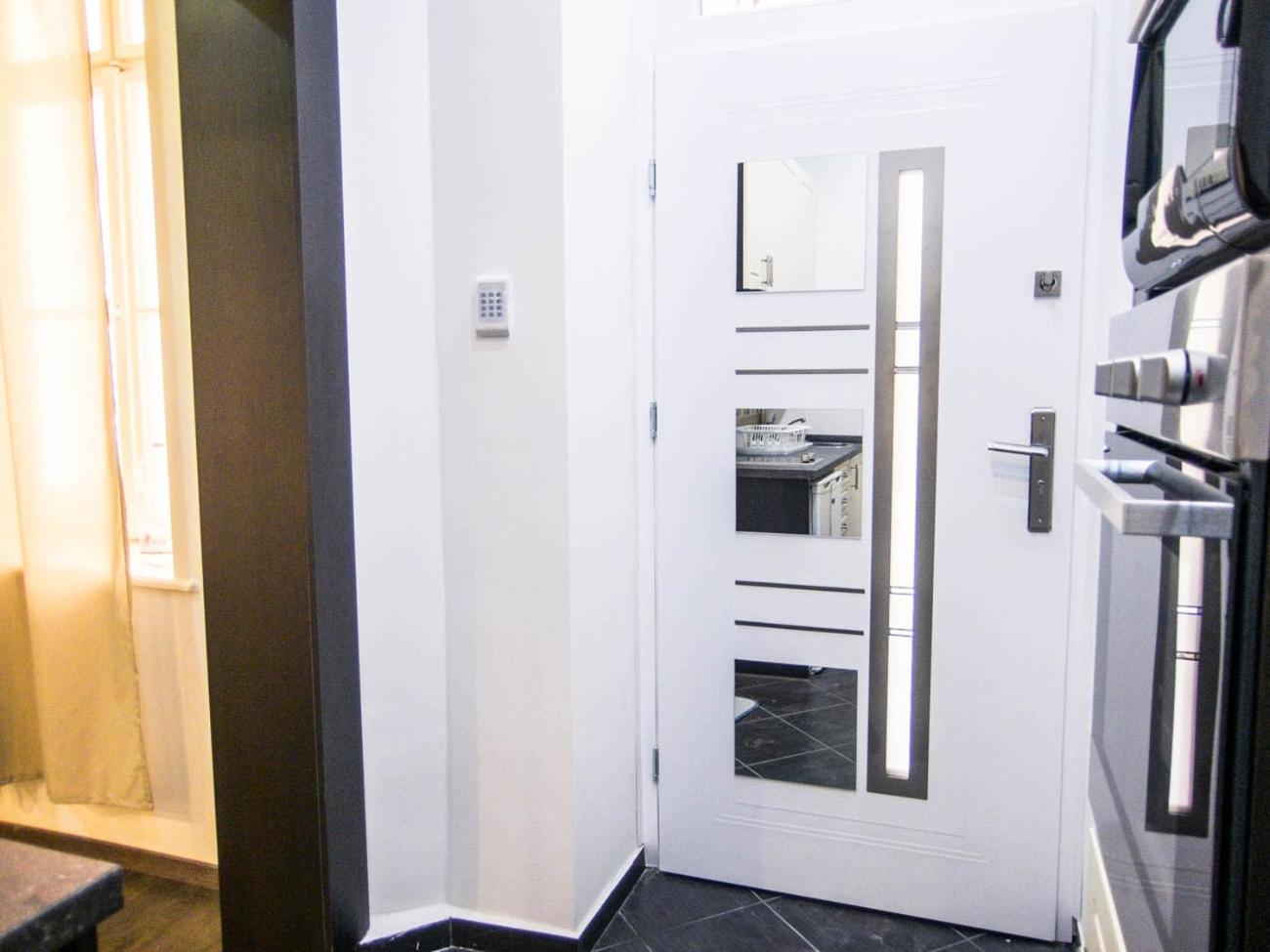 Goldcentral Apartment Akacfa Budapest Esterno foto